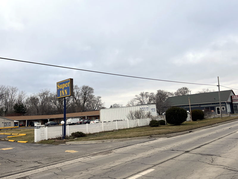 Super Inn (Dort Motel) - January 2023 Photo (newer photo)